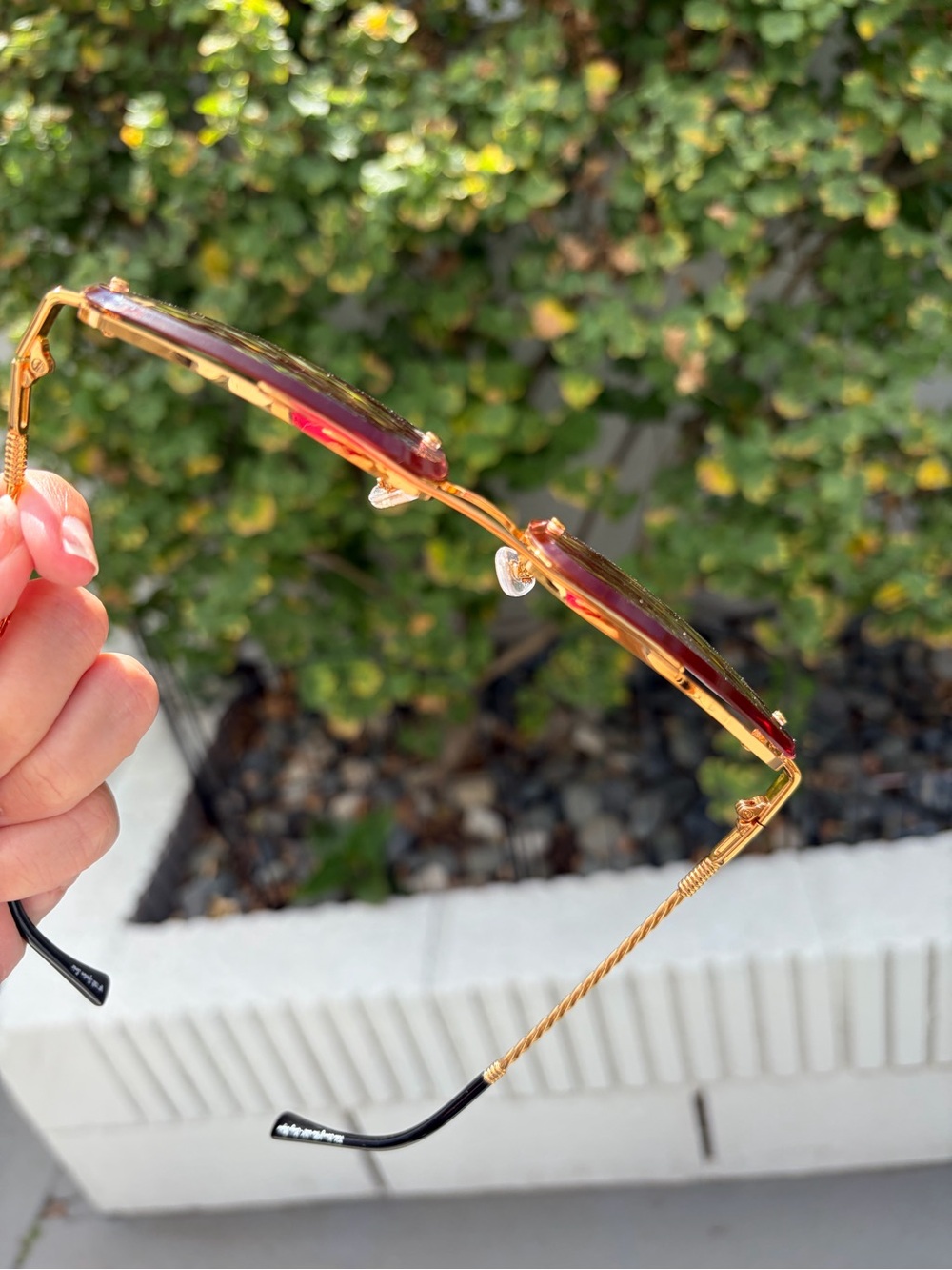 New in Box Unisex Gold Aviator Sunglasses from Vintage Frames Company - Picture 9 of 10